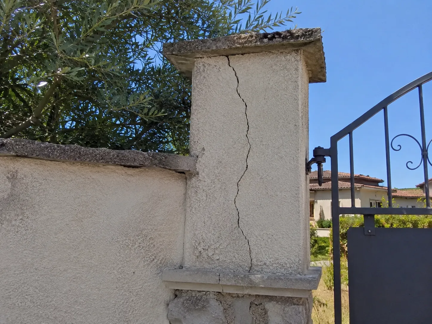 Réparer une fissure dans un pilier de portail